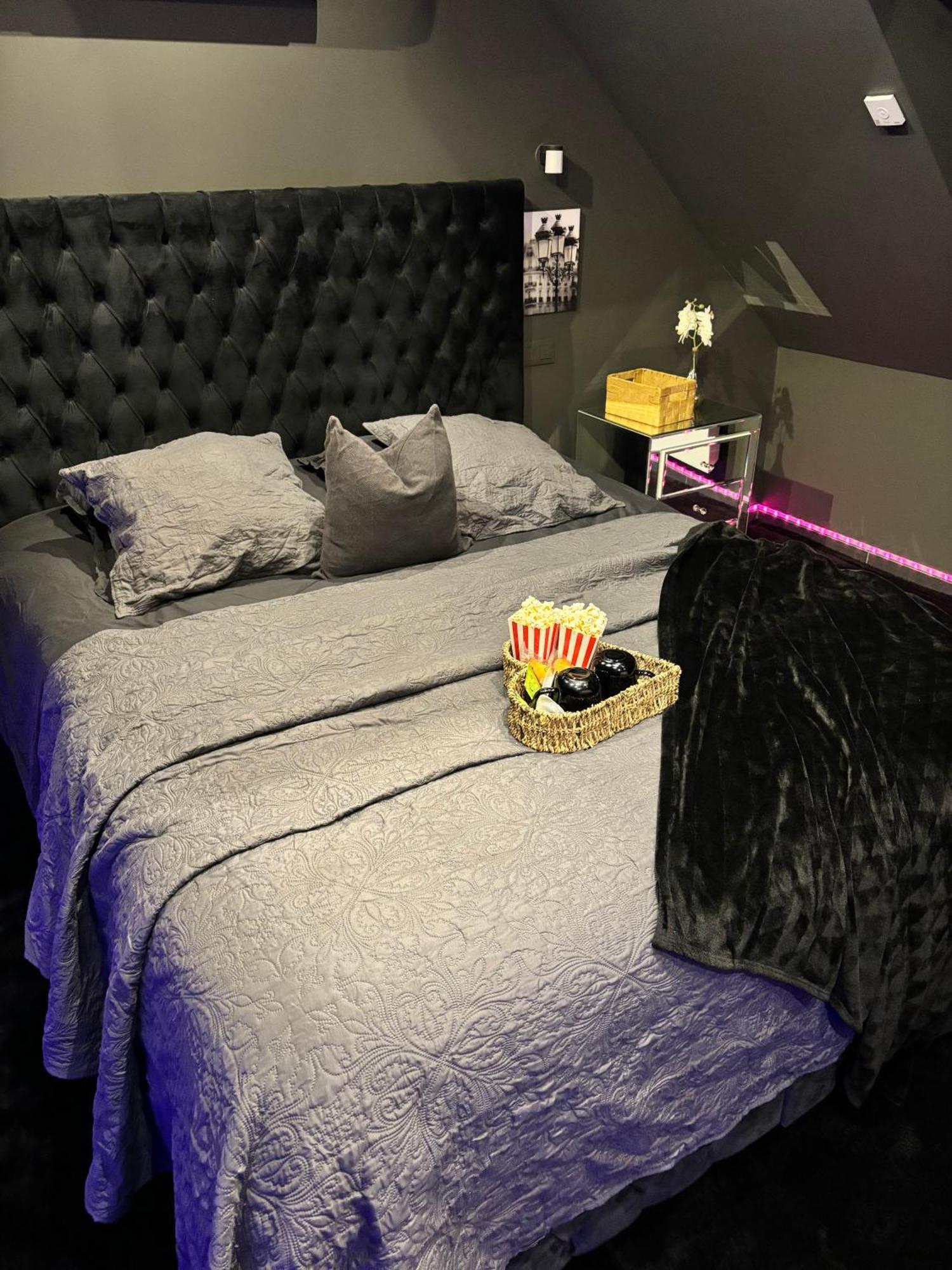 Magnifique Duplex Avec Jaccuzi, Sauna Et Cinema Room Privatif Fontenoy  Exteriér fotografie